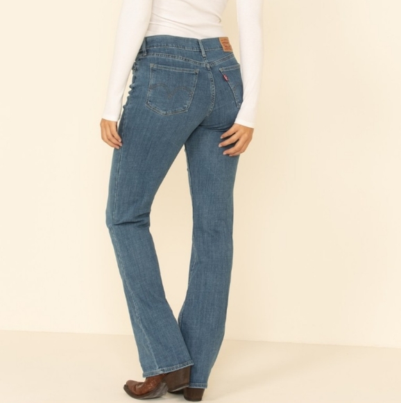 Levi's Mid Rise Boot Cut Jeans - Picture 2 of 5